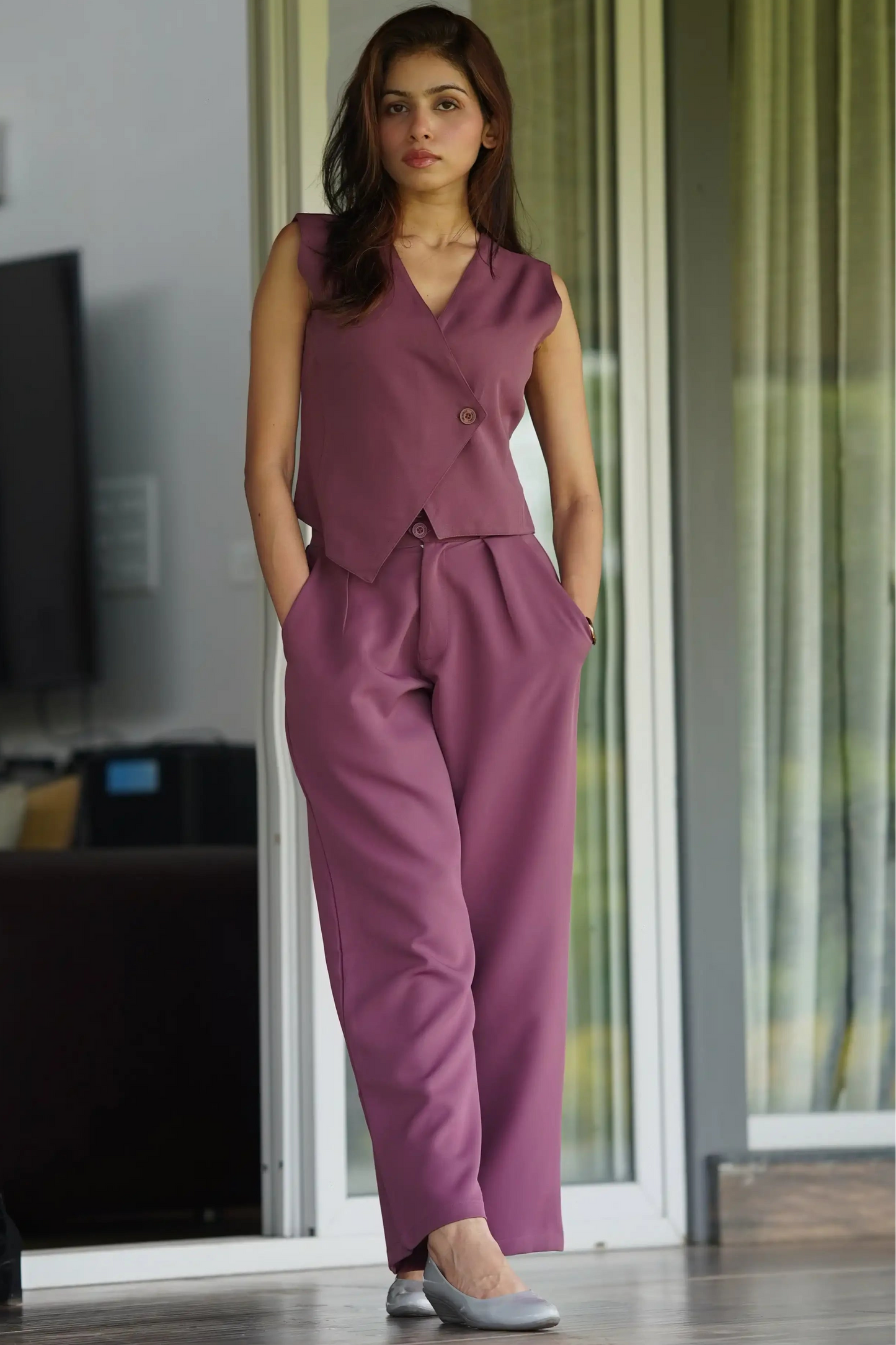 #color_mauve Slash It
Ease It