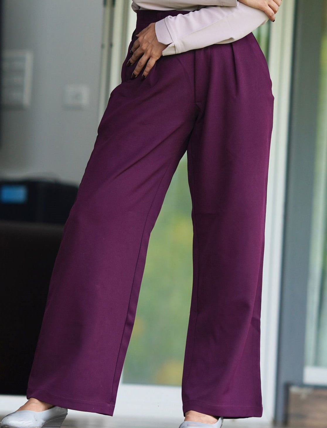 Easy Fit High-Waist Pants : Wine