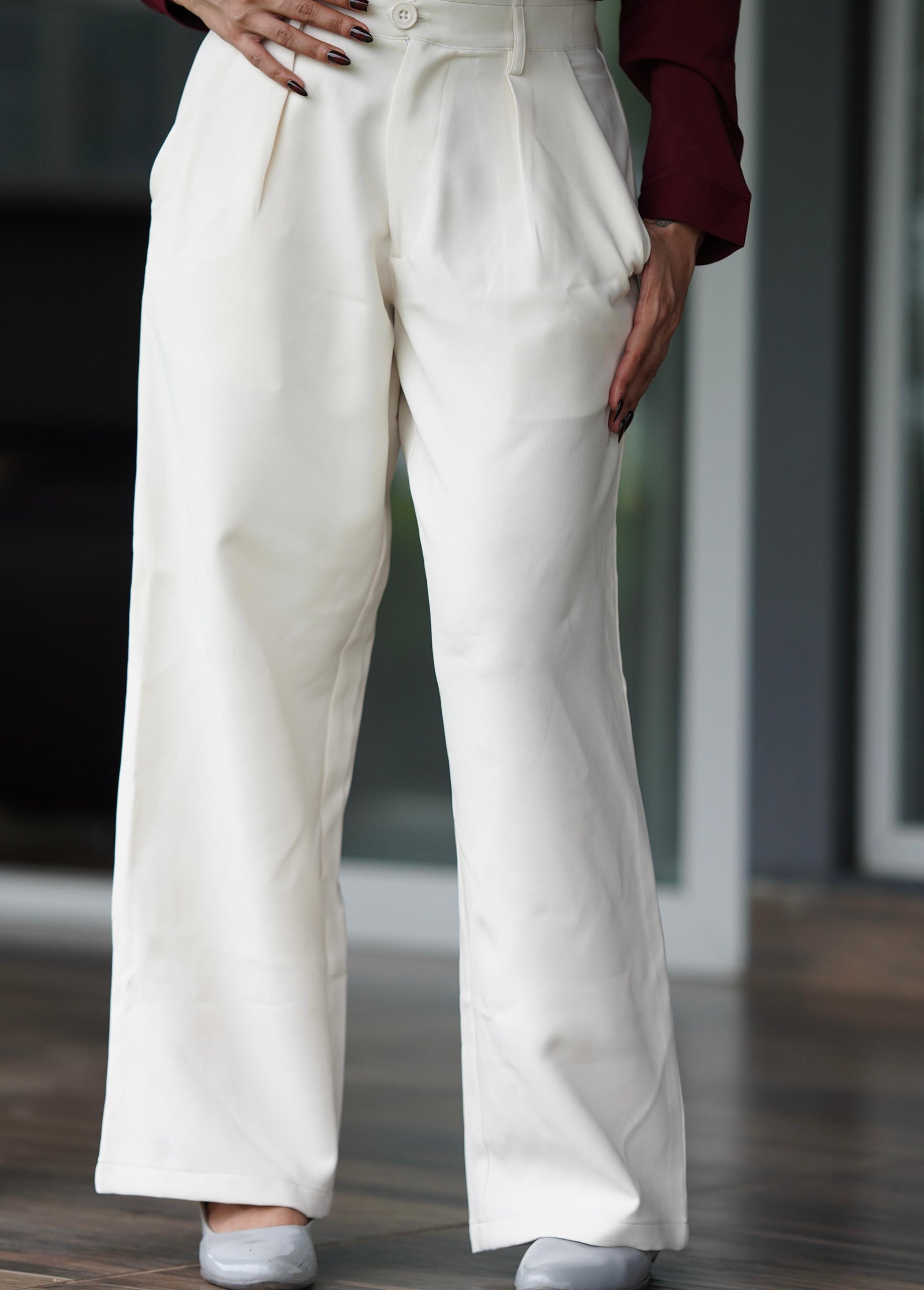 Easy Fit High-Waist Pants : Off-White