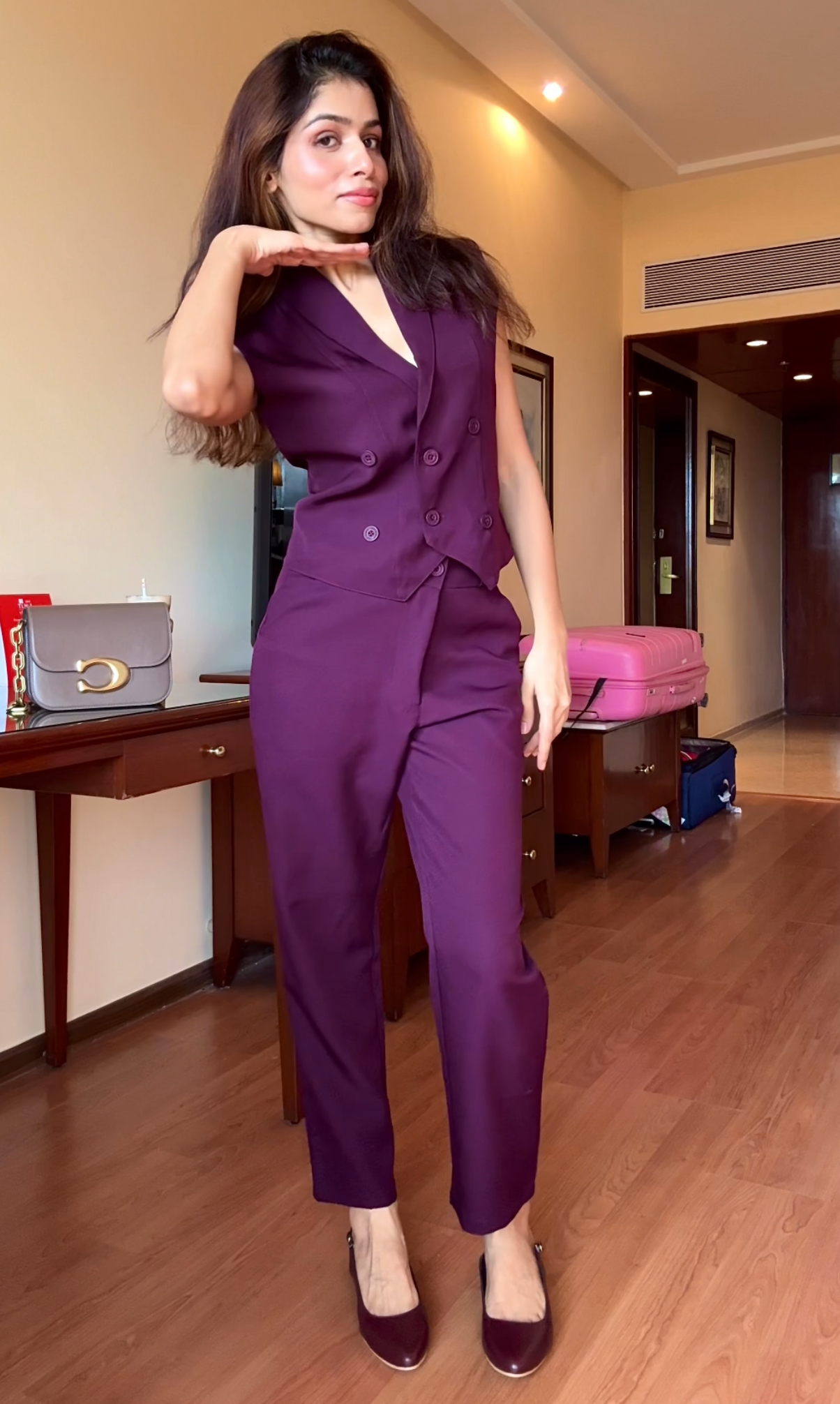 Tailored Fit Mid-waist pants : Wine